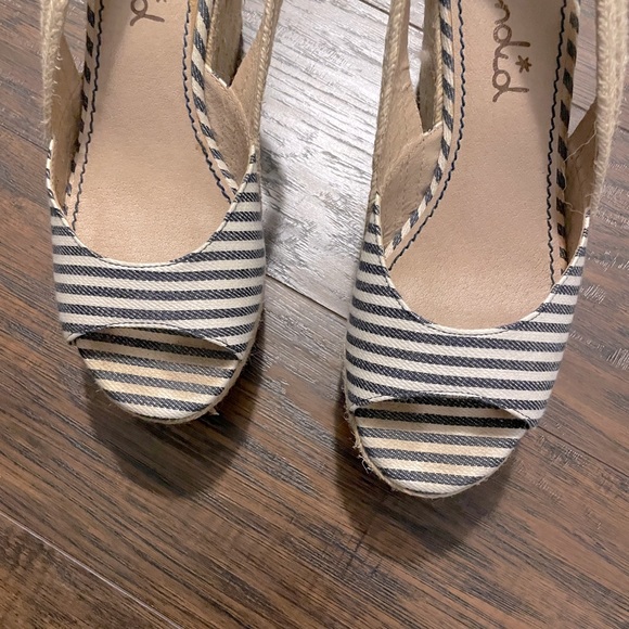 Splendid Striped Espadrille Peep Toe SlingbackWedges // 8 - Picture 10 of 12